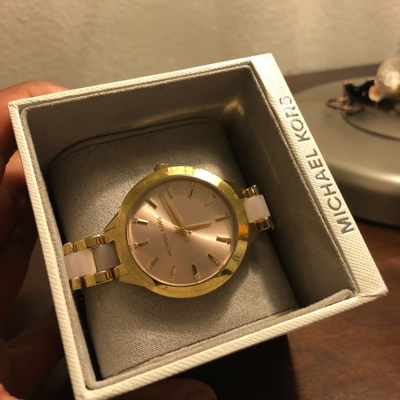 Micheal kors watch brand new never worn